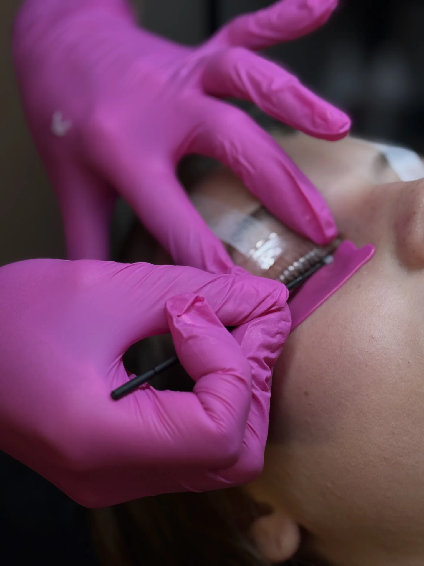 Soin visage avec appareil professionnel